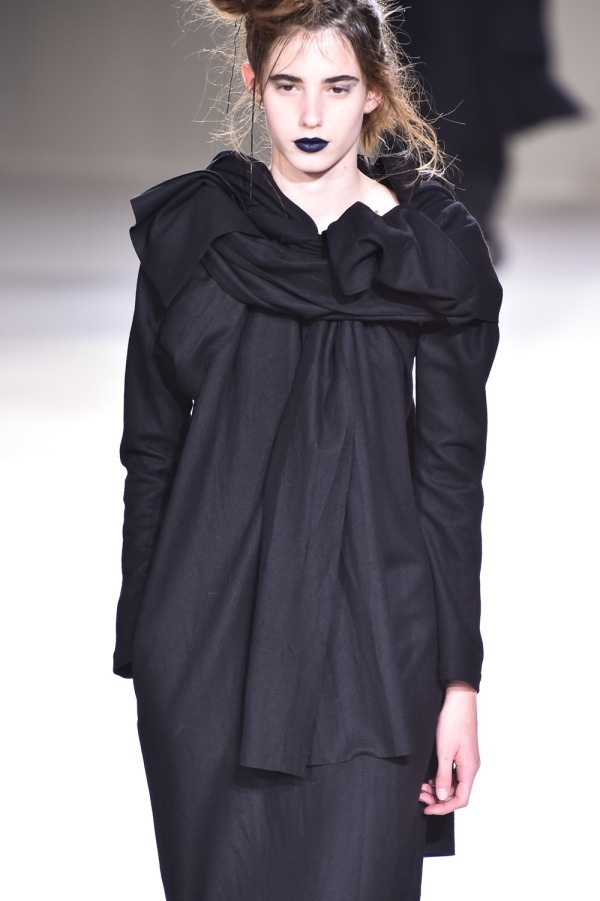 ヨウジヤマモト(Yohji Yamamoto) 2019-20年秋冬ウィメンズコレクション  - 写真20