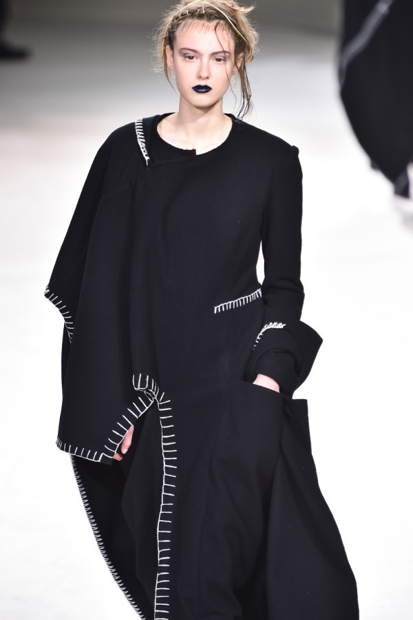 ヨウジヤマモト(Yohji Yamamoto) 2019-20年秋冬ウィメンズコレクション  - 写真56