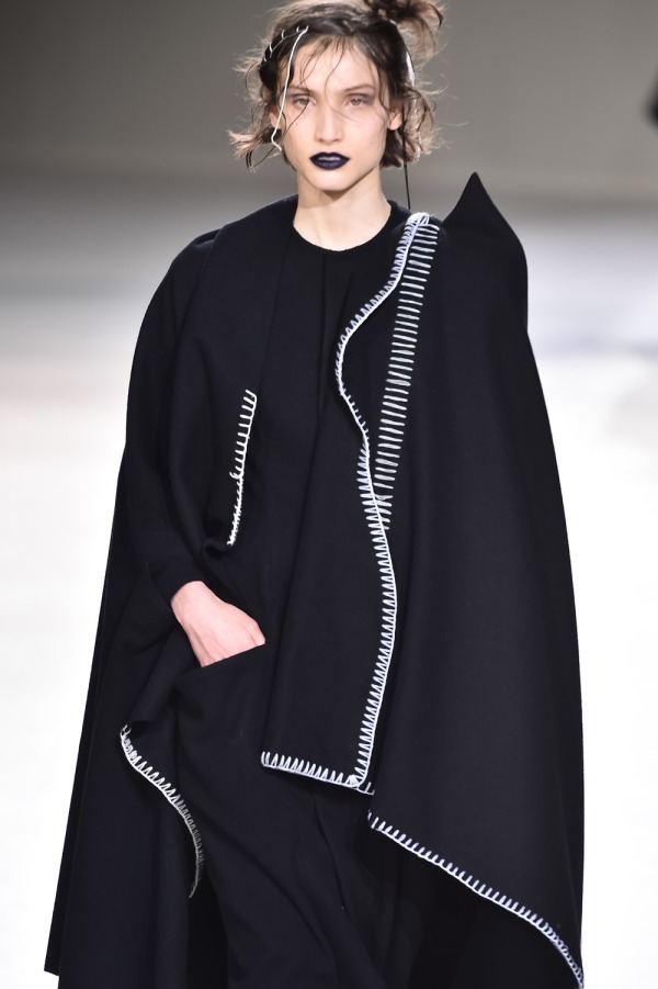 ヨウジヤマモト(Yohji Yamamoto) 2019-20年秋冬ウィメンズコレクション  - 写真54