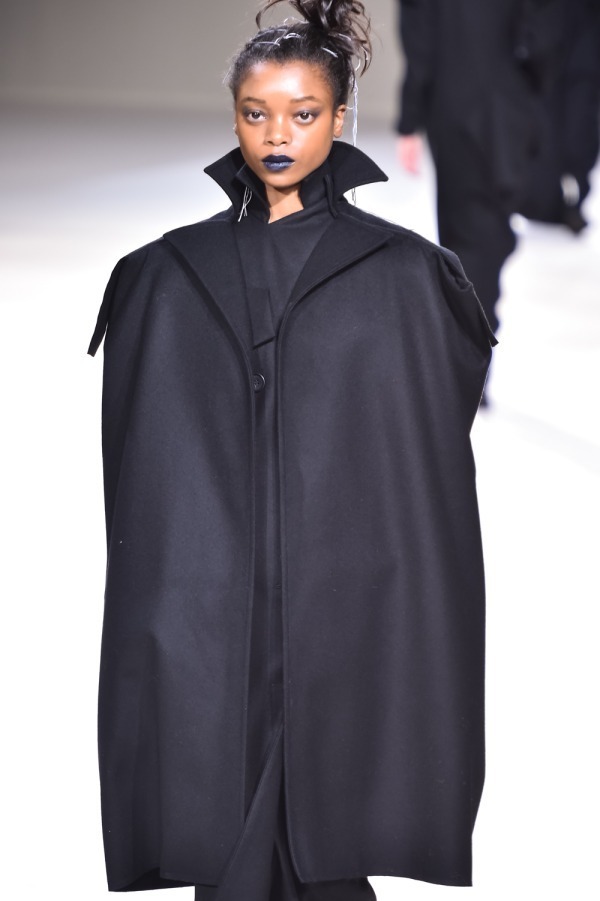 ヨウジヤマモト(Yohji Yamamoto) 2019-20年秋冬ウィメンズコレクション  - 写真14