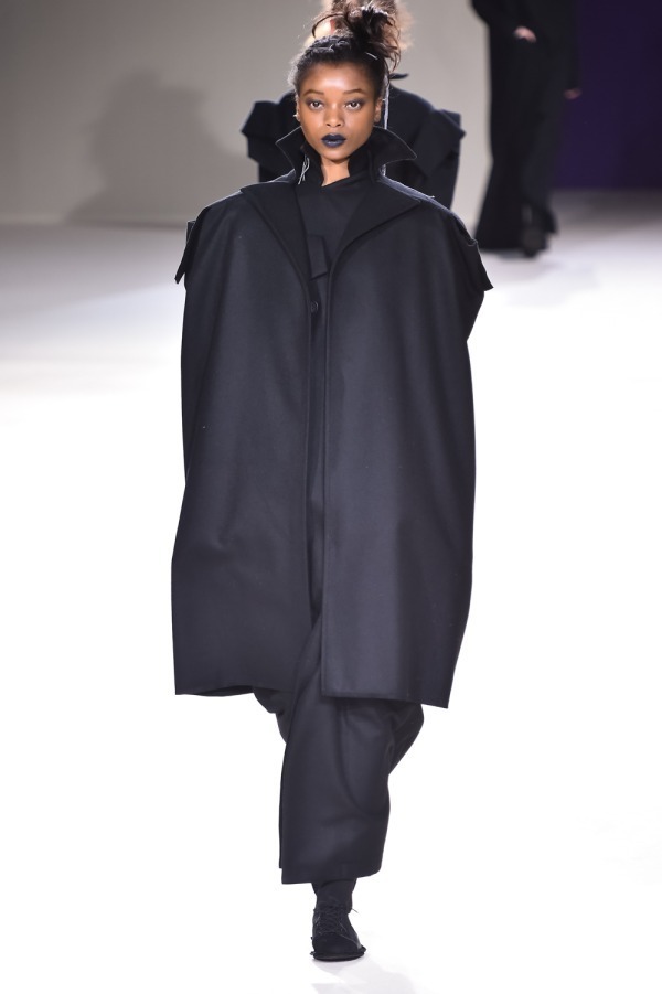 ヨウジヤマモト(Yohji Yamamoto) 2019-20年秋冬ウィメンズコレクション  - 写真13