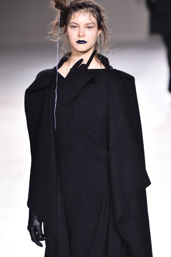 ヨウジヤマモト(Yohji Yamamoto) 2019-20年秋冬ウィメンズコレクション  - 写真29