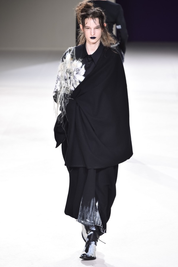 ヨウジヤマモト(Yohji Yamamoto) 2019-20年秋冬ウィメンズコレクション  - 写真59