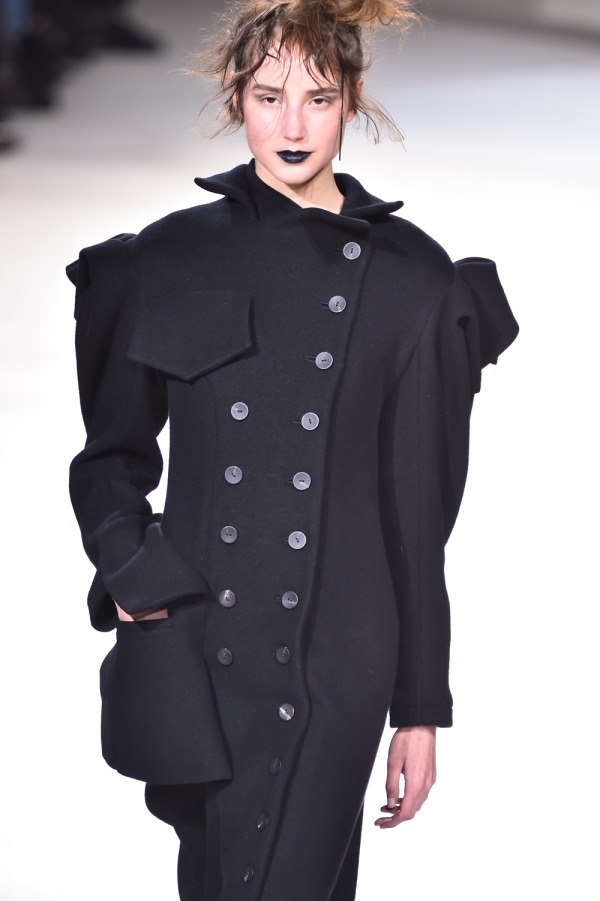 ヨウジヤマモト(Yohji Yamamoto) 2019-20年秋冬ウィメンズコレクション  - 写真12