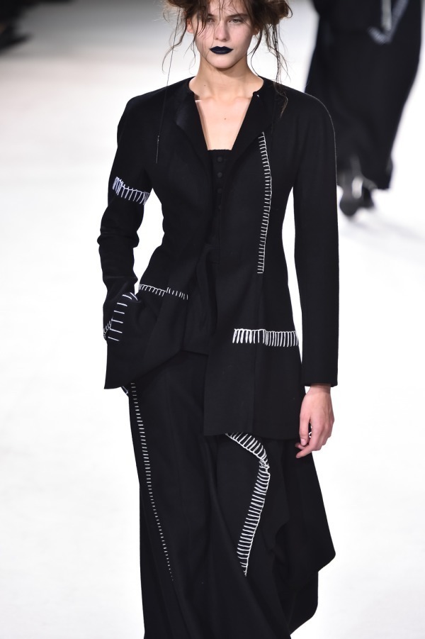 ヨウジヤマモト(Yohji Yamamoto) 2019-20年秋冬ウィメンズコレクション  - 写真58