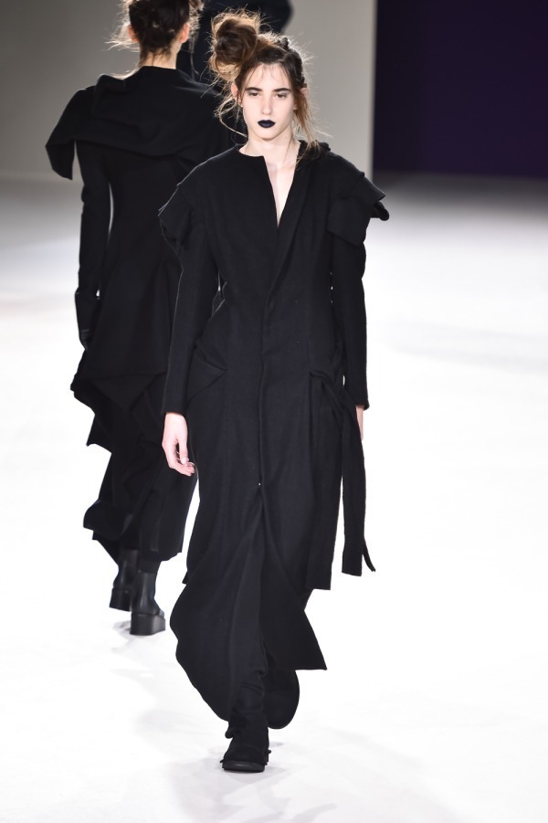 ヨウジヤマモト(Yohji Yamamoto) 2019-20年秋冬ウィメンズコレクション  - 写真45