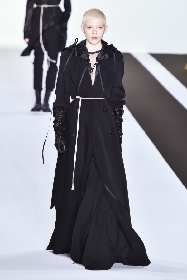 アン ドゥムルメステール(ANN DEMEULEMEESTER) 2019-20年秋冬ウィメンズコレクション  - 写真48