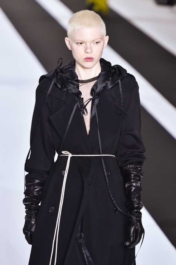 アン ドゥムルメステール(ANN DEMEULEMEESTER) 2019-20年秋冬ウィメンズコレクション  - 写真49