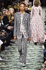 パコ ラバンヌ 2019年秋冬コレクション - ”ハリウッド黄金期”の社交場で女性たちが愛した装い｜写真7