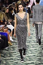 パコ ラバンヌ 2019年秋冬コレクション - ”ハリウッド黄金期”の社交場で女性たちが愛した装い｜写真11