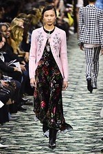 パコ ラバンヌ 2019年秋冬コレクション - ”ハリウッド黄金期”の社交場で女性たちが愛した装い｜写真12