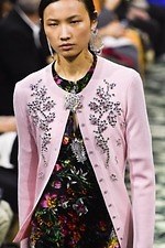 パコ ラバンヌ 2019年秋冬コレクション - ”ハリウッド黄金期”の社交場で女性たちが愛した装い｜写真13