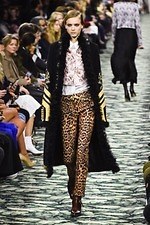 パコ ラバンヌ 2019年秋冬コレクション - ”ハリウッド黄金期”の社交場で女性たちが愛した装い｜写真14