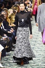 パコ ラバンヌ 2019年秋冬コレクション - ”ハリウッド黄金期”の社交場で女性たちが愛した装い｜写真33