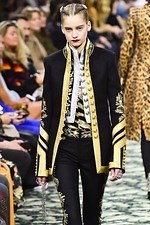 パコ ラバンヌ 2019年秋冬コレクション - ”ハリウッド黄金期”の社交場で女性たちが愛した装い｜写真38