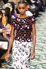 パコ ラバンヌ 2019年秋冬コレクション - ”ハリウッド黄金期”の社交場で女性たちが愛した装い｜写真45