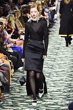 パコ ラバンヌ 2019年秋冬コレクション - ”ハリウッド黄金期”の社交場で女性たちが愛した装い｜写真57