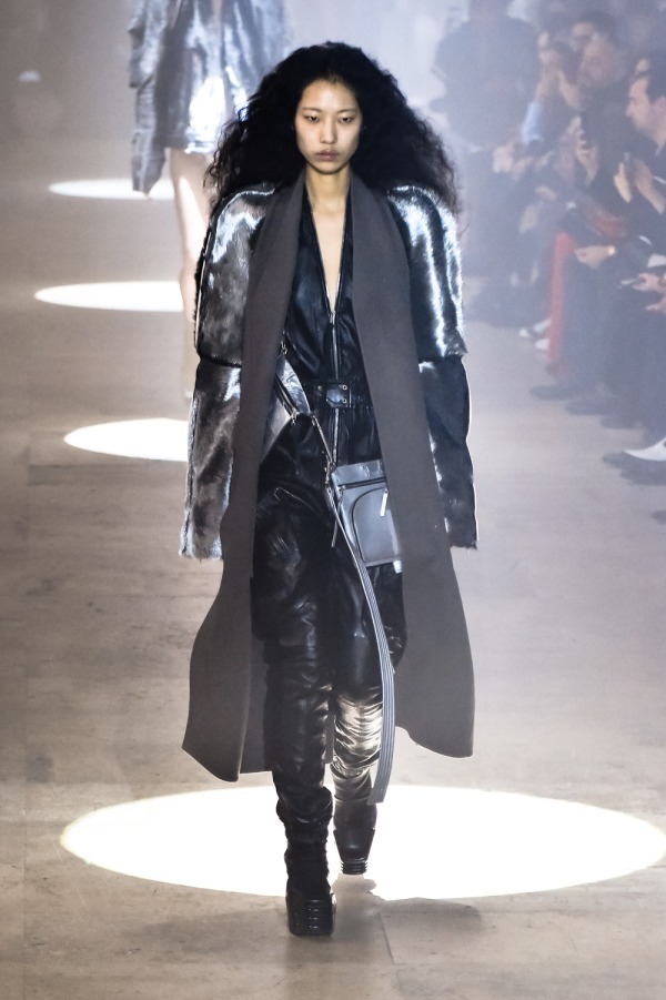 リック・オウエンス(Rick Owens) 2019-20年秋冬ウィメンズコレクション  - 写真11