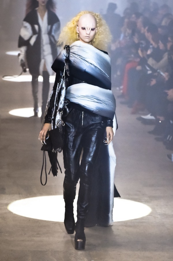 リック・オウエンス(Rick Owens) 2019-20年秋冬ウィメンズコレクション  - 写真17