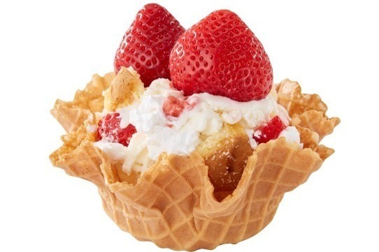 三井アウトレットパーク｜コールドストーンの“あまおうシリーズ”、世界各国のスイーツを組み合わせた期間限定アイスクリーム