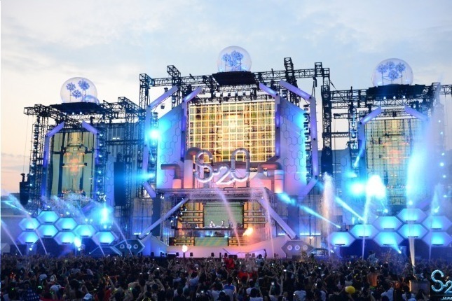 水かけ祭｜“世界一ずぶ濡れになる”フェス「エス・ツー・オー・ジャパン」千葉・県立幕張海浜公園で