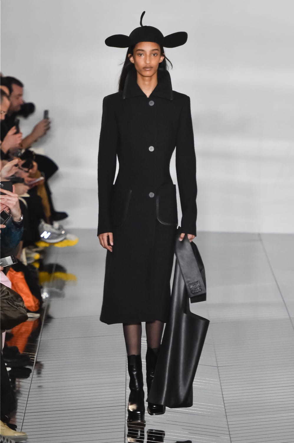 ロエベ(LOEWE) 2019-20年秋冬ウィメンズコレクション  - 写真1