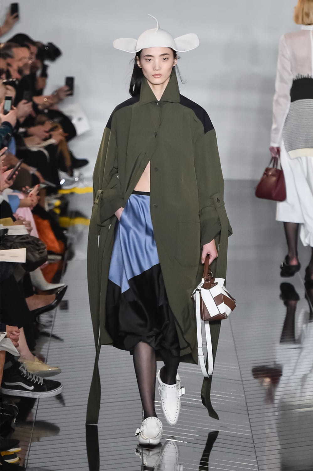 ロエベ(LOEWE) 2019-20年秋冬ウィメンズコレクション  - 写真27