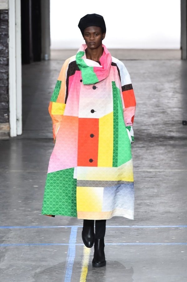 イッセイ ミヤケ(ISSEY MIYAKE) 2019-20年秋冬ウィメンズコレクション  - 写真33