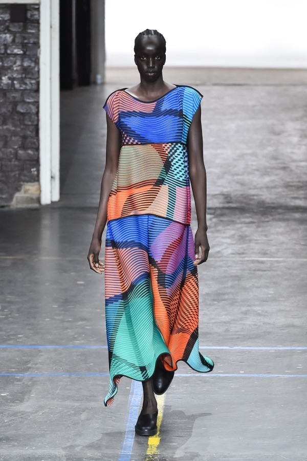 イッセイ ミヤケ(ISSEY MIYAKE) 2019-20年秋冬ウィメンズコレクション  - 写真44