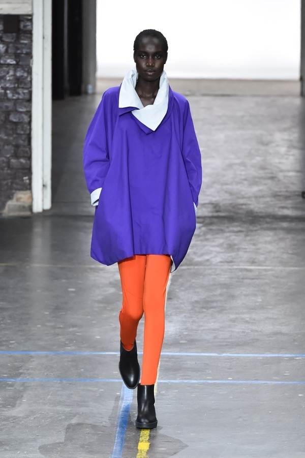 イッセイ ミヤケ(ISSEY MIYAKE) 2019-20年秋冬ウィメンズコレクション シルエット - 写真30