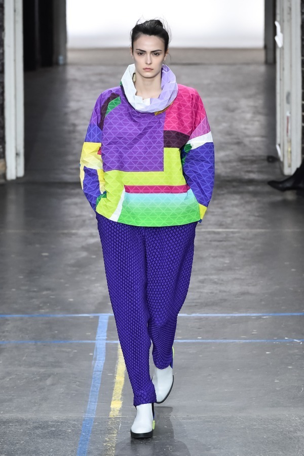 イッセイ ミヤケ(ISSEY MIYAKE) 2019-20年秋冬ウィメンズコレクション シルエット - 写真32