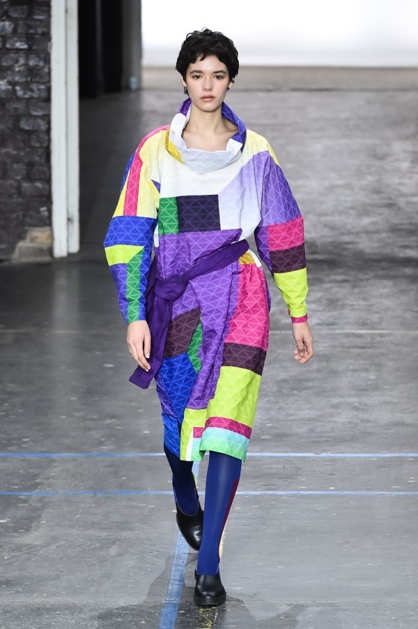 イッセイ ミヤケ(ISSEY MIYAKE) 2019-20年秋冬ウィメンズコレクション シルエット - 写真36