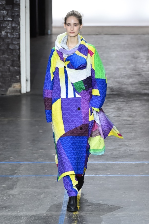 イッセイ ミヤケ(ISSEY MIYAKE) 2019-20年秋冬ウィメンズコレクション シルエット - 写真37