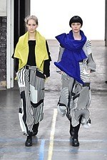 イッセイミヤケ 2019-20年秋冬コレクション - 万華鏡のように輝き移ろいゆく新素材デビュー｜写真6