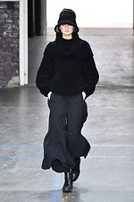 イッセイミヤケ 2019-20年秋冬コレクション - 万華鏡のように輝き移ろいゆく新素材デビュー｜写真8