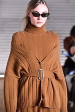 イーチ アザー 2019-20年秋冬コレクション - アイデア次第で"定番服”もプレイフルに｜写真4