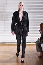 イーチ アザー 2019-20年秋冬コレクション - アイデア次第で"定番服”もプレイフルに｜写真7