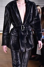 イーチ アザー 2019-20年秋冬コレクション - アイデア次第で"定番服”もプレイフルに｜写真8