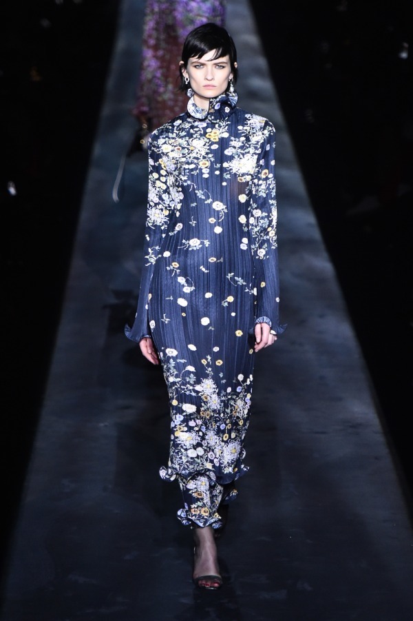 ジバンシィ(Givenchy) 2019-20年秋冬ウィメンズ&メンズコレクション シルエット - 写真9