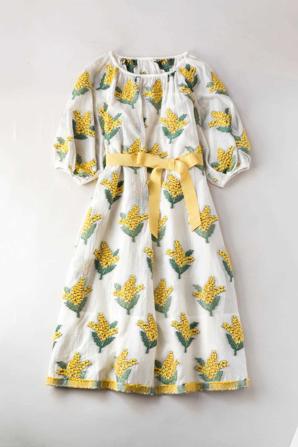 ジェーンマープルドンルサロン「ミモザ ジャカード」立体的なミモザの花を描いたワンピース＆スカート | 写真