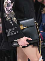 ヴァレンティノ(VALENTINO) 愛｜写真54