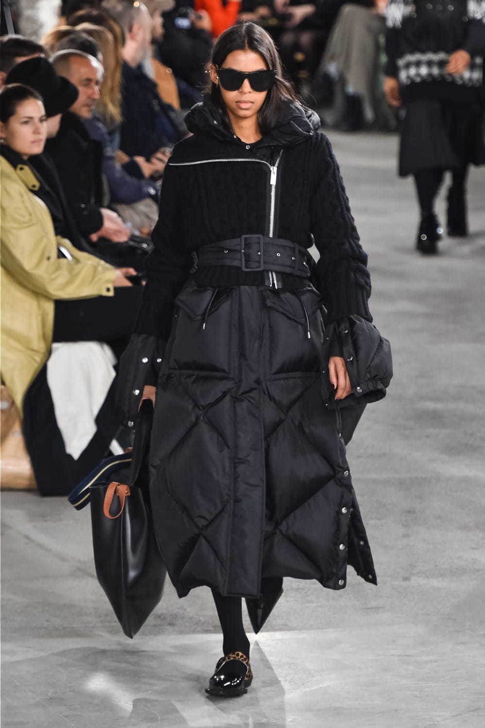 sacai 2019年秋冬コレクション - 寒い季節の味方、プレイフルなボリュームアウター｜写真11