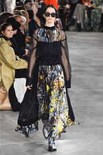 sacai 2019年秋冬コレクション - 寒い季節の味方、プレイフルなボリュームアウター｜写真28