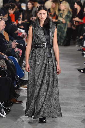 sacai 2019年秋冬コレクション - 寒い季節の味方、プレイフルなボリュームアウター｜写真5
