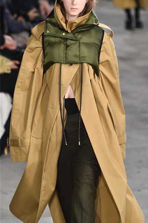 sacai 2019年秋冬コレクション - 寒い季節の味方、プレイフルなボリュームアウター｜写真18
