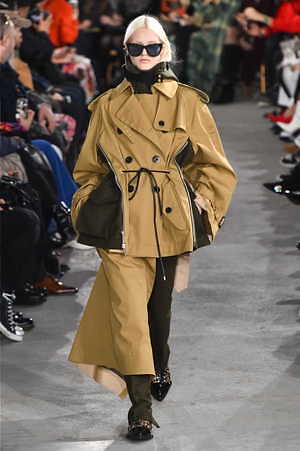 sacai 2019年秋冬コレクション - 寒い季節の味方、プレイフルなボリュームアウター｜写真21