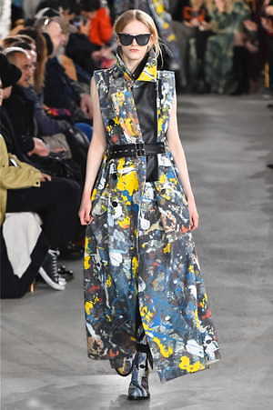 sacai 2019年秋冬コレクション - 寒い季節の味方、プレイフルなボリュームアウター｜写真25