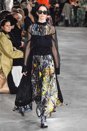 sacai 2019年秋冬コレクション - 寒い季節の味方、プレイフルなボリュームアウター｜写真28