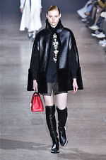 シャッツィ・チェン 2019-20年秋冬コレクション - 中国の少数民族・苗族の神話を着想源に｜写真28