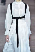 シャッツィ・チェン 2019-20年秋冬コレクション - 中国の少数民族・苗族の神話を着想源に｜写真30